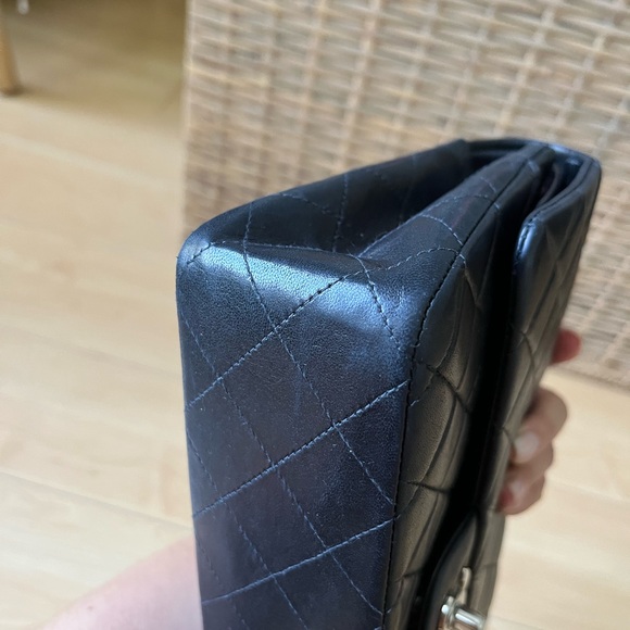 Chanel Medium Classic Flap - Picture 5 of 11